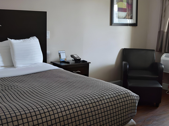 Bedroom 2, Destin Inn & Suites, Okaloosa