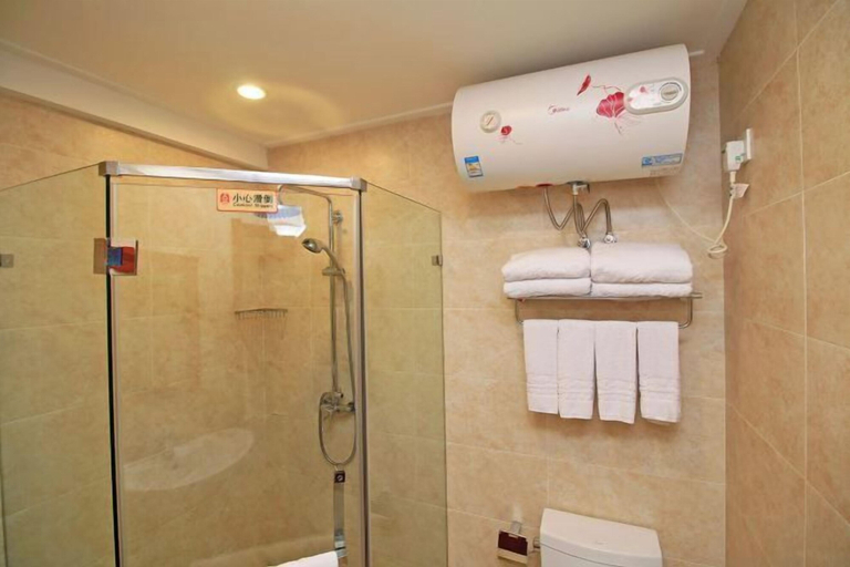 Bathroom 4, 1896 Hotel (Dalian Railway Station Russian Style Street Store), Dalian
