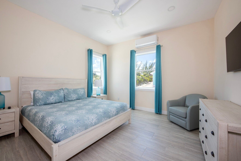 Bedroom 3, Pink Sands Point Main House 4 Bedroom Home
