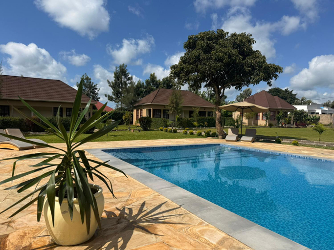 Sport & Beauty 5, Tanzania Safari Lodge, Meru