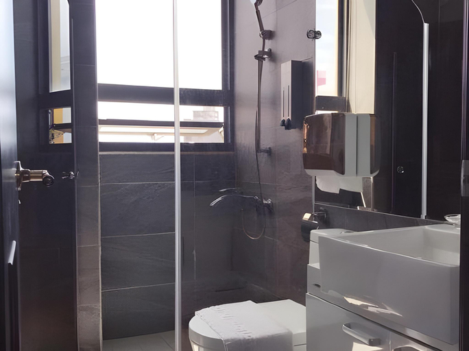 Bathroom 2, HIINN, Hualien
