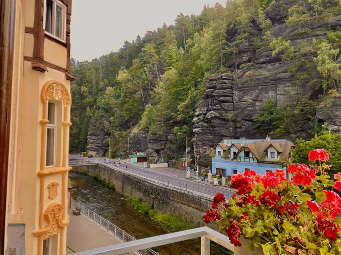 Others 5, Hotel Labe, Děčín