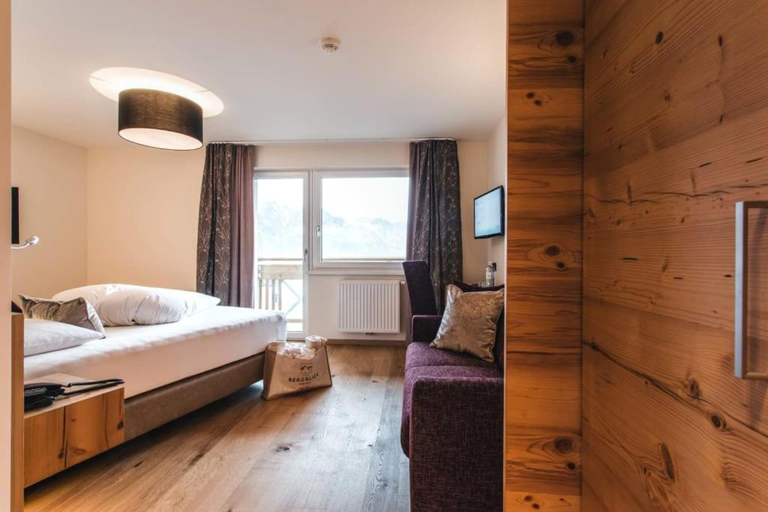 Bedroom 3, Hotel Bergblick 4 Sterne Superior, Landeck