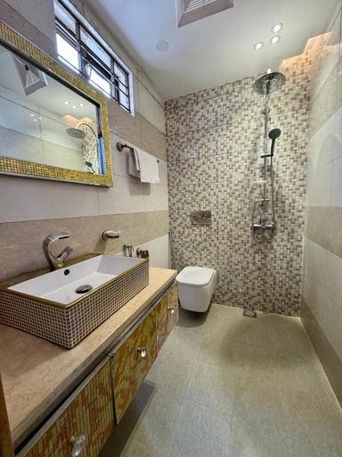 Bathroom 4, Sky Lodge Executive, Islamabad