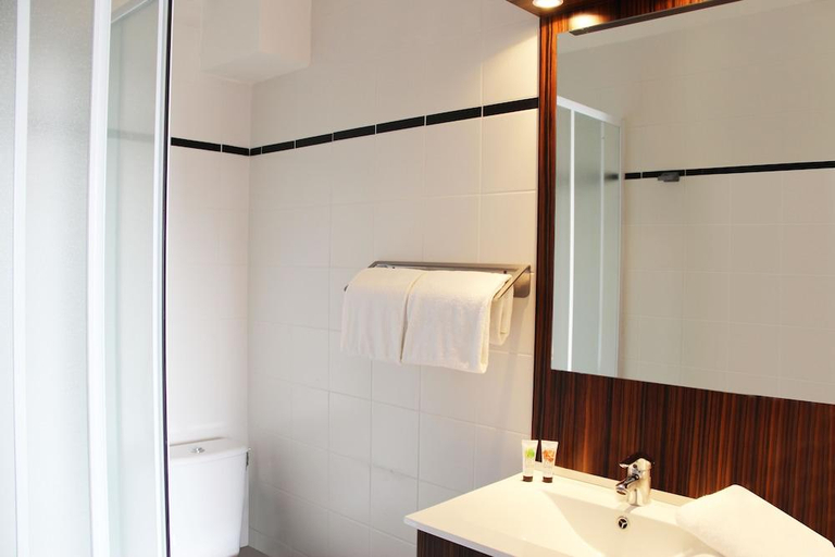 Bathroom 4, Hotel Beau Rivage, Pyrénées-Orientales
