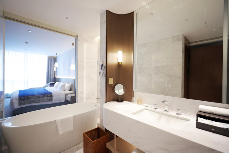 Bathroom 3, Southern Airlines Pearl Hotel, Guangzhou