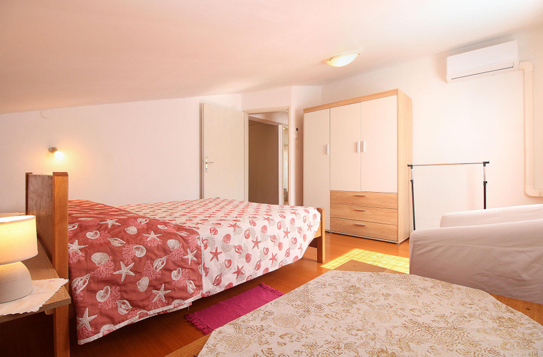 Bedroom 2, Apartment 1451, Fažana