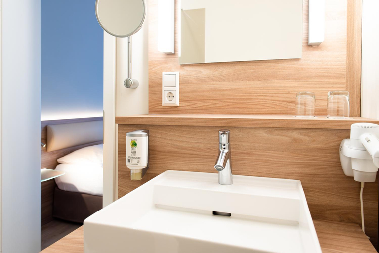 Bathroom 4, Hotel Koenigshof am Funkturm, Region Hannover