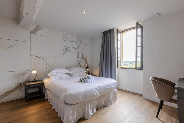 Bedroom 2, Chateau de Sanse, Gironde