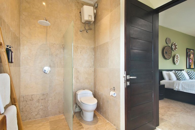Others 5, VILLA 2 BR , quiet & central, Seminyak Petitenget, Badung