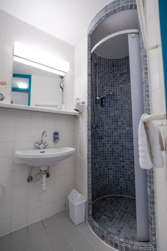 Bathroom, Schloss Puchberg, Wels