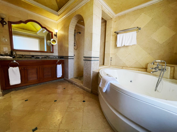 Bathroom 5, The Cascades Golf Resort, Spa & Thalasso, Safaja