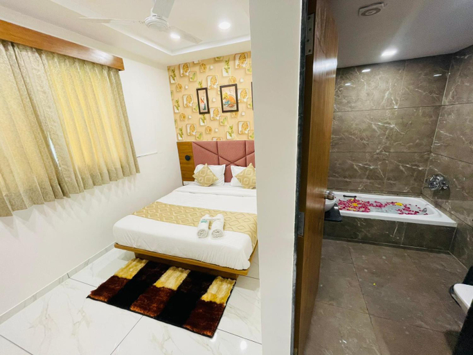 Bedroom 2, Hotel avenue sky, Ahmadabad