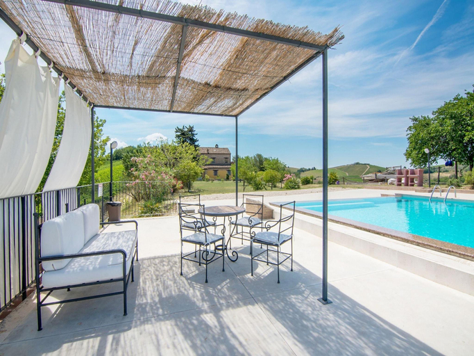 Others 4, Apartment in Grottammare with Jacuzzi Garden, Ascoli Piceno