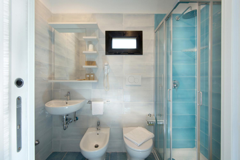 Bathroom 3, Torre San Vito Beach Hotel 3s, Latina