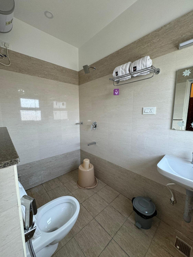 Bathroom, Hotel BR Grand, Coimbatore
