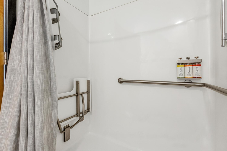 Bathroom 3, Pet friendly first floor queen room for 2, Franklin