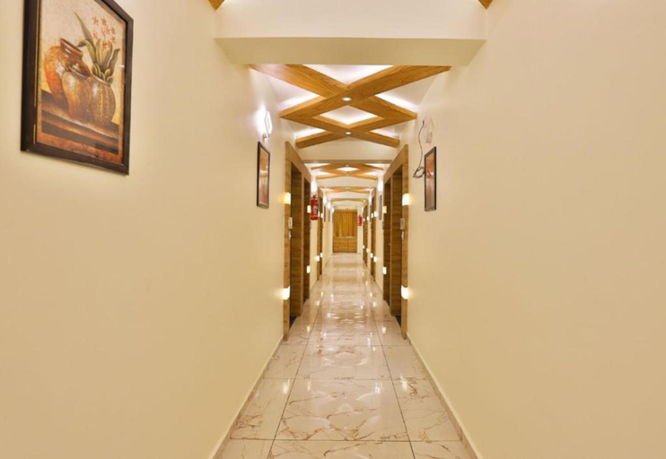 Public Area, Goroomgo Silver Palace Ahemadabad, Ahmadabad