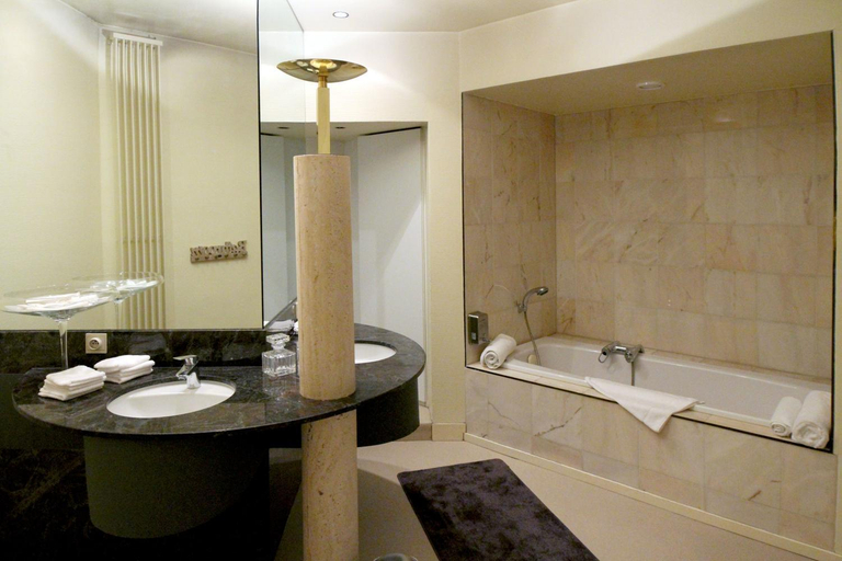 Bathroom 3, Ter Heide (Kaprijke - Lembeke), Oost-Vlaanderen