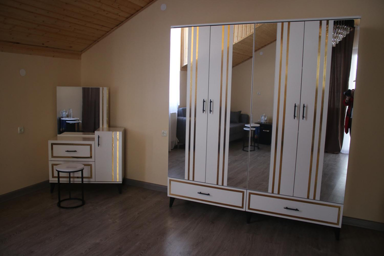Others 5, Hotel Maria, Mestia