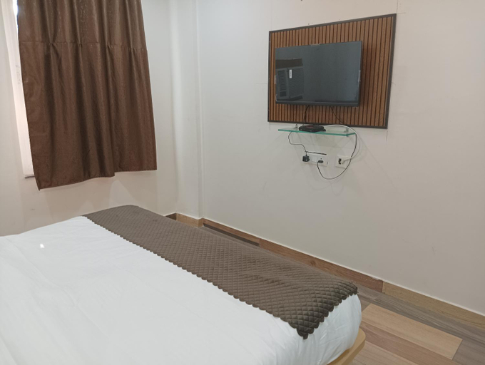 Bedroom 4, R J Hotel, Hamirpur