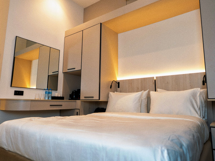 Bedroom 4, Central Square Hotel, Baku