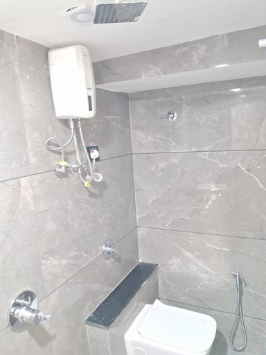 Bathroom 3, Hotel Metro Inn, Ahmadabad