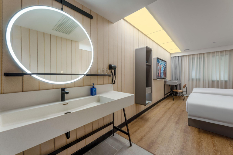 Bathroom 3, HanTing Hotel (Beijing Guomao Jianguomen Subway Station), Beijing