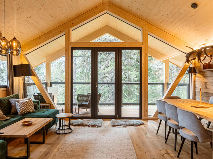 Others 4, Lavish chalet with sauna  hot tub, Murau