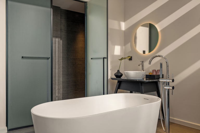 Bathroom 4, Caro Premium Danang Hotel, Da Nang