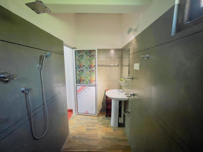 Bathroom 3, Riverside Nature Haven Villa, Weligama