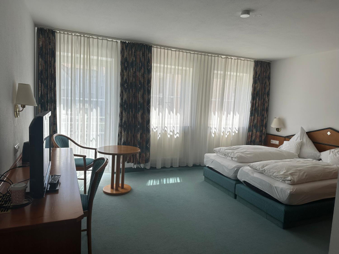 Bedroom 2, ST Hotel, Pfaffenhofen an der Ilm