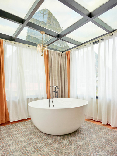 Bathroom 4, Yangshuo Lisa Boutique Hotel -- Central City & 8 min to West Street & 6 min to Li River, Guilin