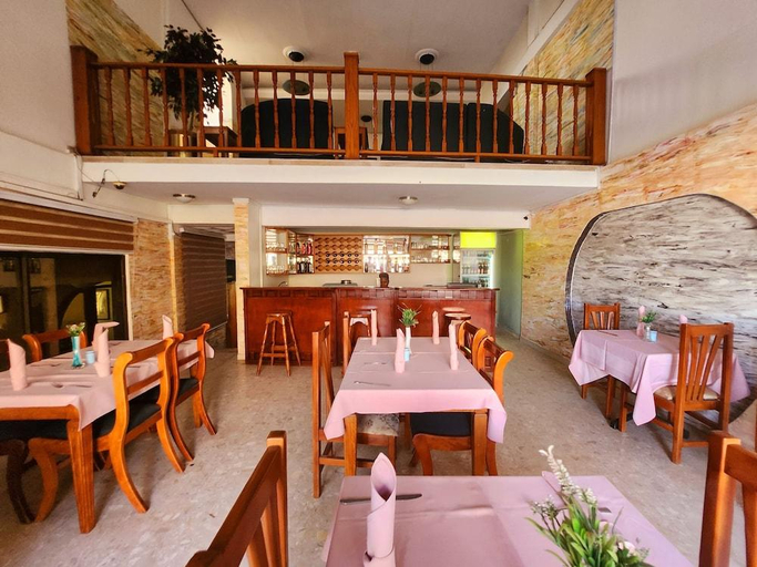 Food & Drinks 4, Sam's Cottage Hotel, Accra