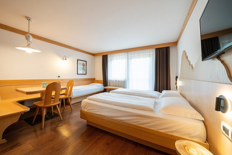 Bedroom 4, Apartments Boè, Bolzano