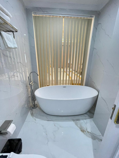Bathroom 3, Dong Tham Hotel, Điên Biên Phủ