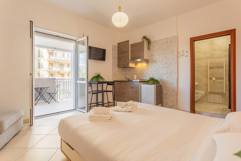 Bedroom, Cloud Swing Rooms by Wonderful Italy, Bari