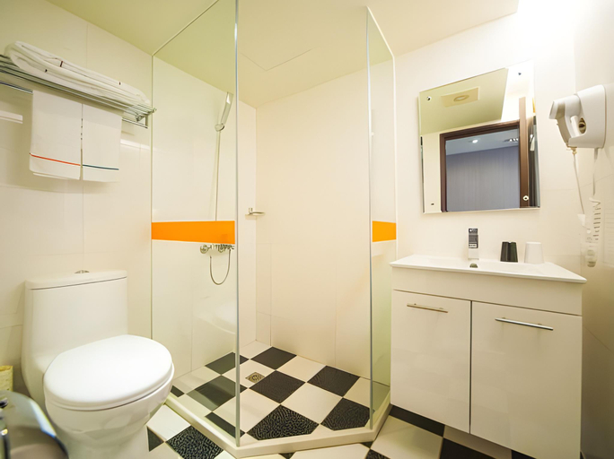 Bathroom 4, Ren Mei Fashion Hotel, Taichung