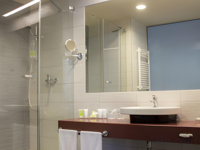 Bathroom 4, Eto Park Hotel Business and Stadium, Győr