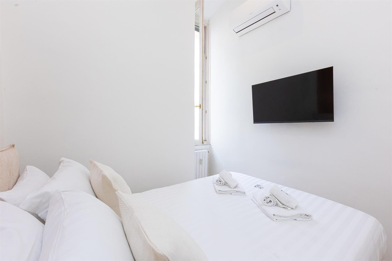Room 4, Rental in Rome Mellini View Apartment, Rome