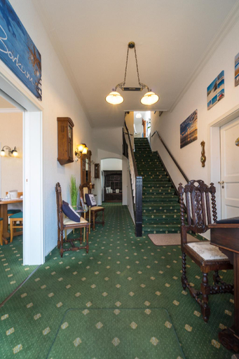 Others 4, Hotel Windrose Borkum, Leer