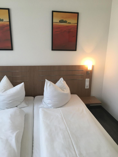 Bedroom 3, Landhotel Gasthof am Berg, Alb-Donau-Kreis