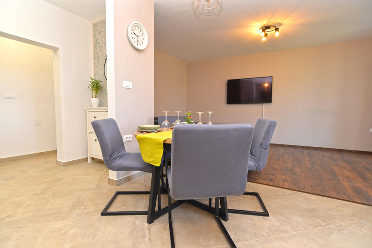 3, House 2136, Vodnjan
