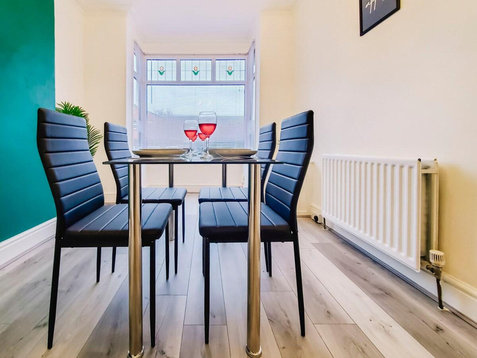 Others 5, ✪Cosy Home✪ Near NEC, BHX, Bullring & Solihull, Birmingham