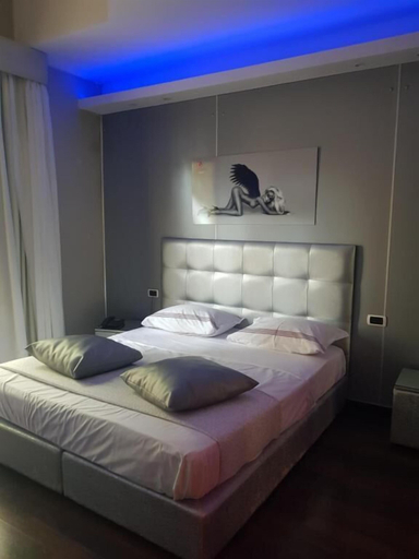 Bedroom 5, HOTEL LA FAYETTE LICOLA, Napoli