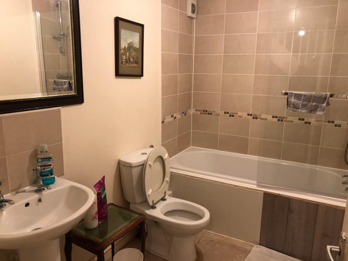Bathroom, B1-Jacks Court, Tameside