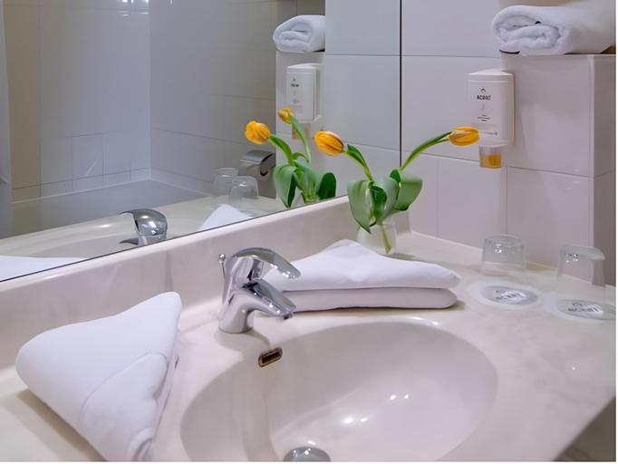 Bathroom 4, ACHAT Hotel Frankenthal in der Pfalz, Frankenthal (Pfalz)