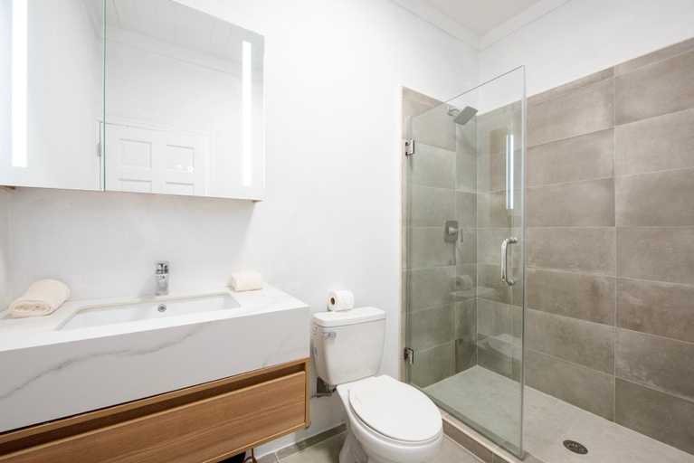 Bathroom 4, C Breeze 4 Bedroom Home