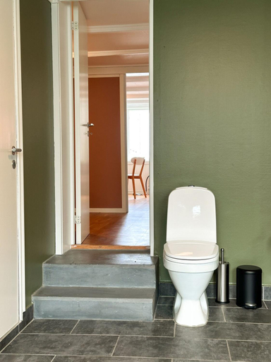 Bathroom 4, City centre treehouse with backyard, Stavanger