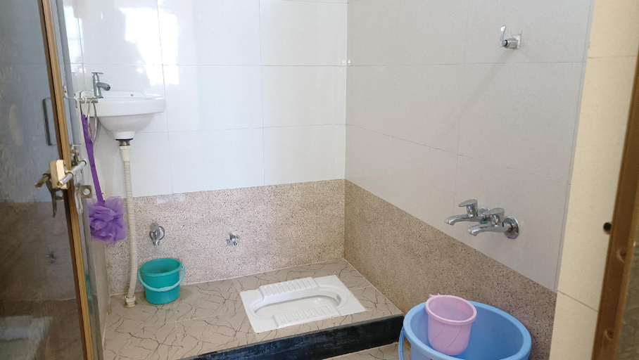 Bathroom 3, Gokul Niwas Home Stay, Udaipur